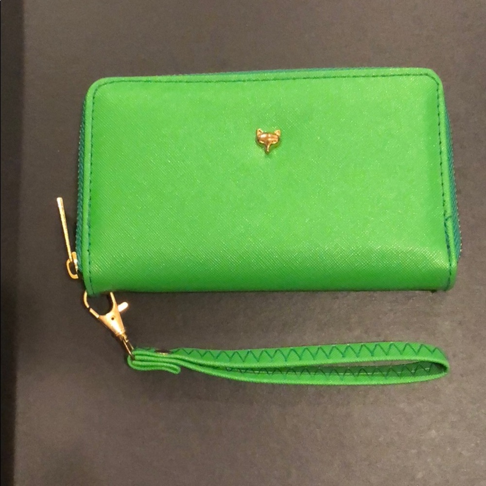 Preppy LIKE NEW Green/Gold wristlet - adorable!